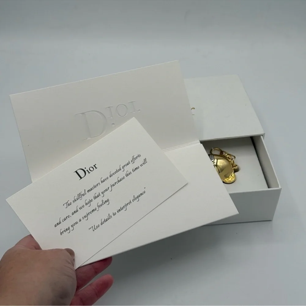 Christian Dior Inlex Bear Keychain Bag
Charm
NWT & Box! - Picture 13 of 13